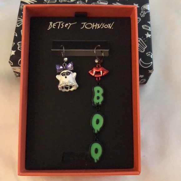 Betsey Johnson Ghost, Vampire Lips & Boo Mismatch Drop Earrings NIB - Picture 7 of 14